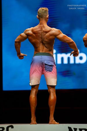 MEN'S PHYSIQUE 174